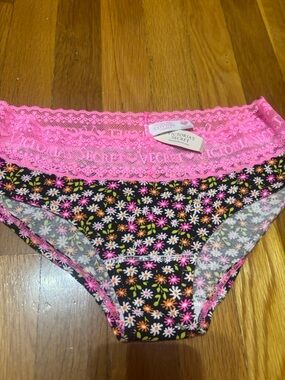 NWT Victoria's Secret Pink Cotton and Lace Panty with Floral Print size M